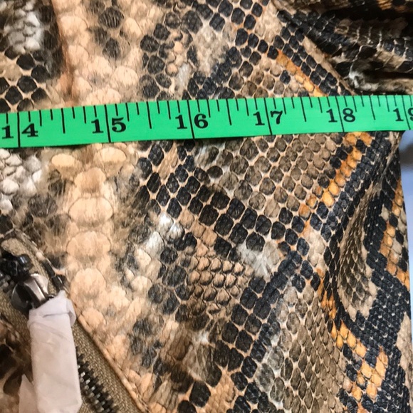 💥NWT💥 Coalition LA Snake Eyes Crop Vegan Moto Jacket Sz. L - Picture 14 of 14